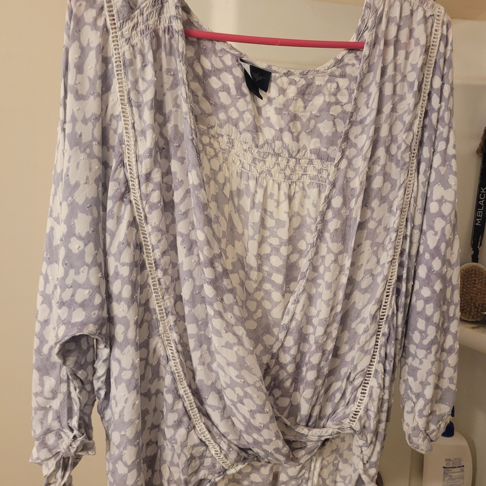 Daytrip Buckle Top Women's Lavender and White
